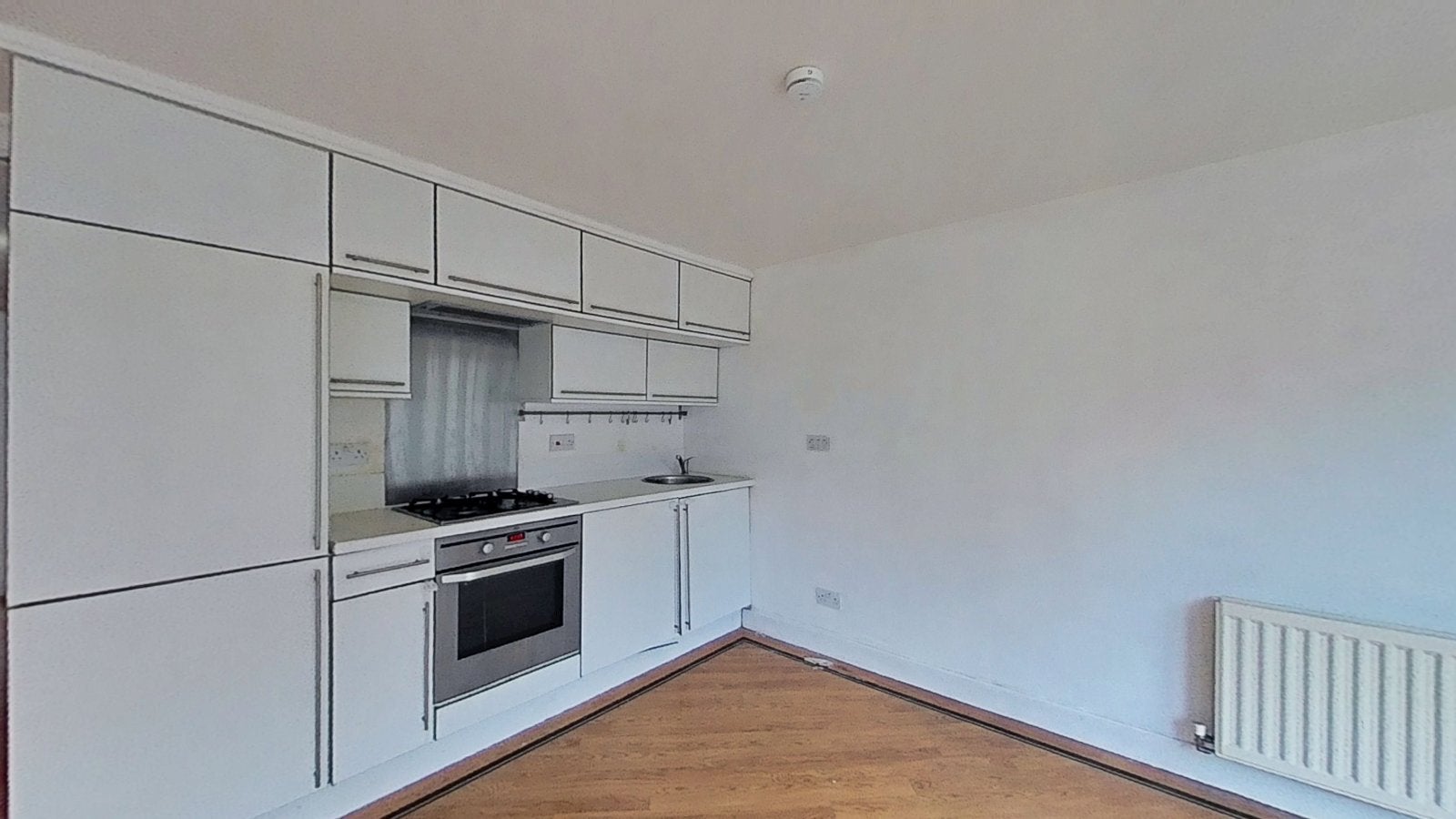 Flat Lochburn Road in Glasgow