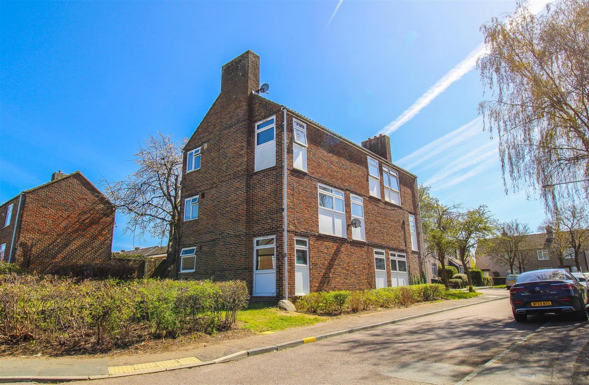 Flat Bushey Croft in Harlow