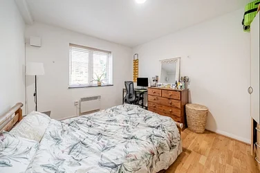 Flat Sudbrooke Road in Greater London