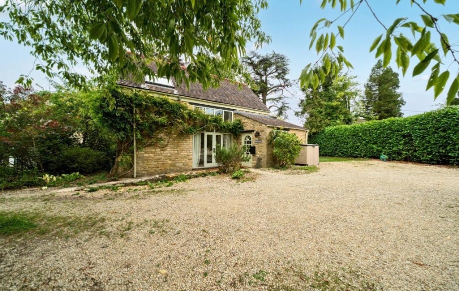 House Shipton Road in West Oxfordshire