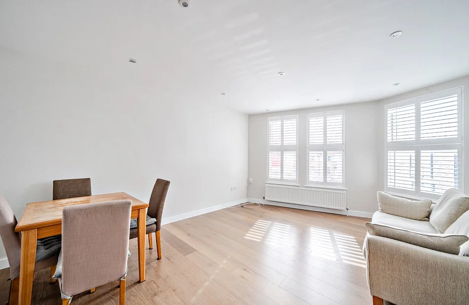 Flat Merton Road in Greater London