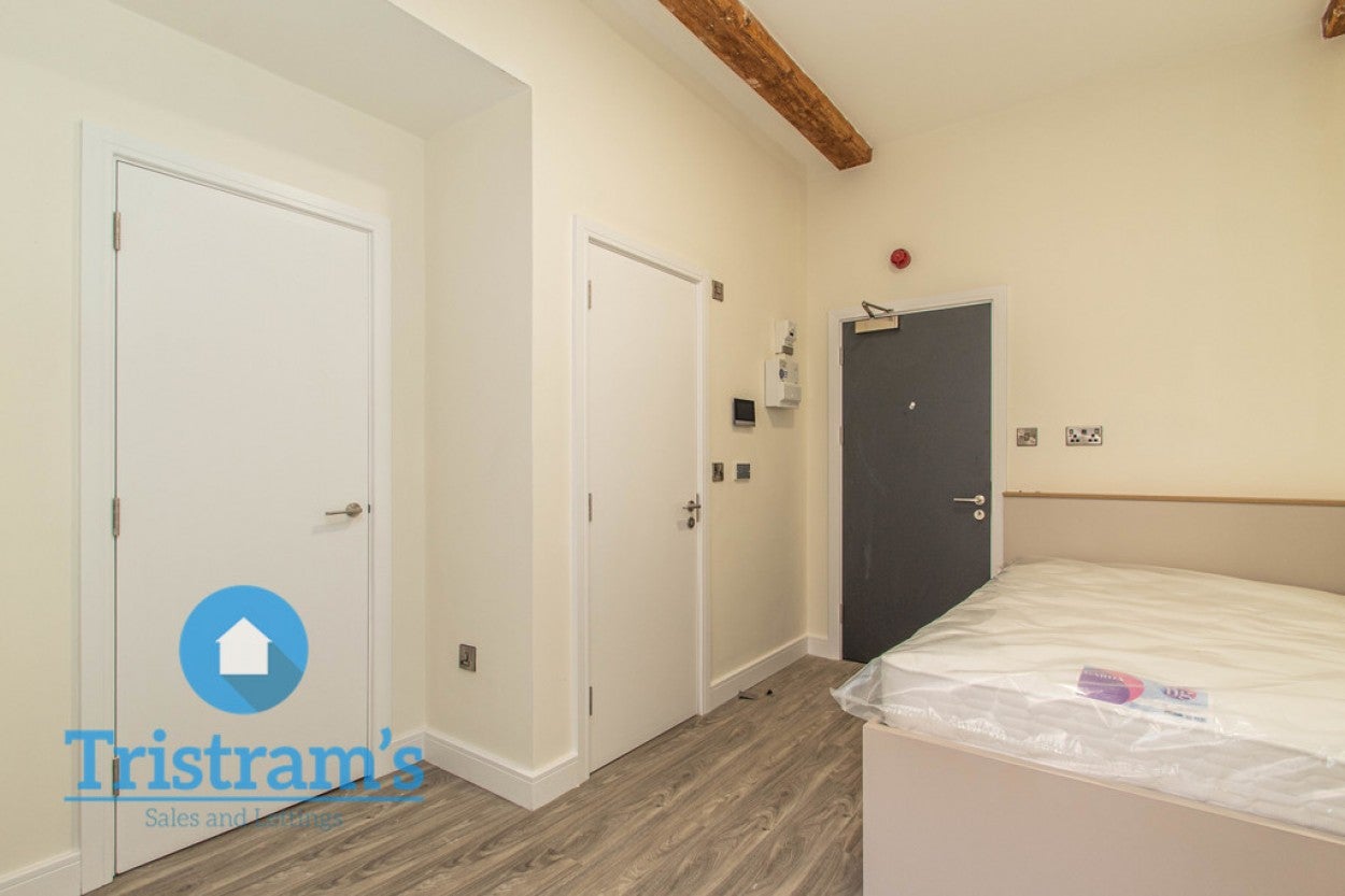 Room Longden Street in Nottingham