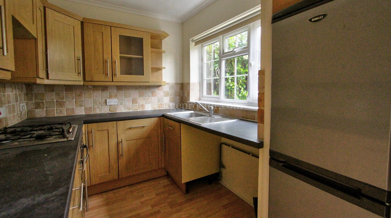 Flat Sovereign Court in Greater London