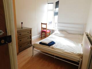 Room Talbot Road in Portsmouth