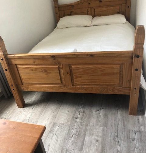 Room Talbot Road in Portsmouth