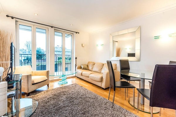Flat Fulham Road in London