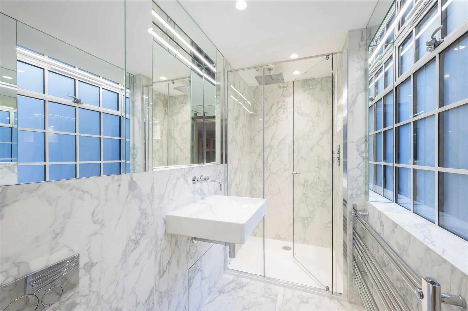 Flat Douro Place in Greater London