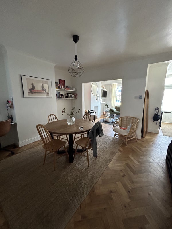 Room Rosebery Avenue in Greater London