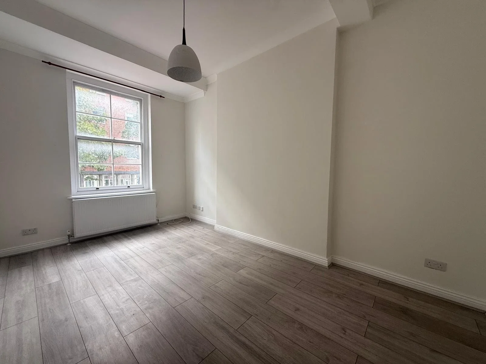 Flat Earl's Court Road in Greater London