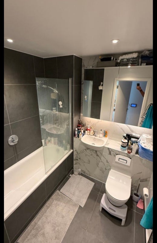 Room Henry Street in Greater London