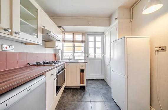 Flat Streatham Common North in Greater London