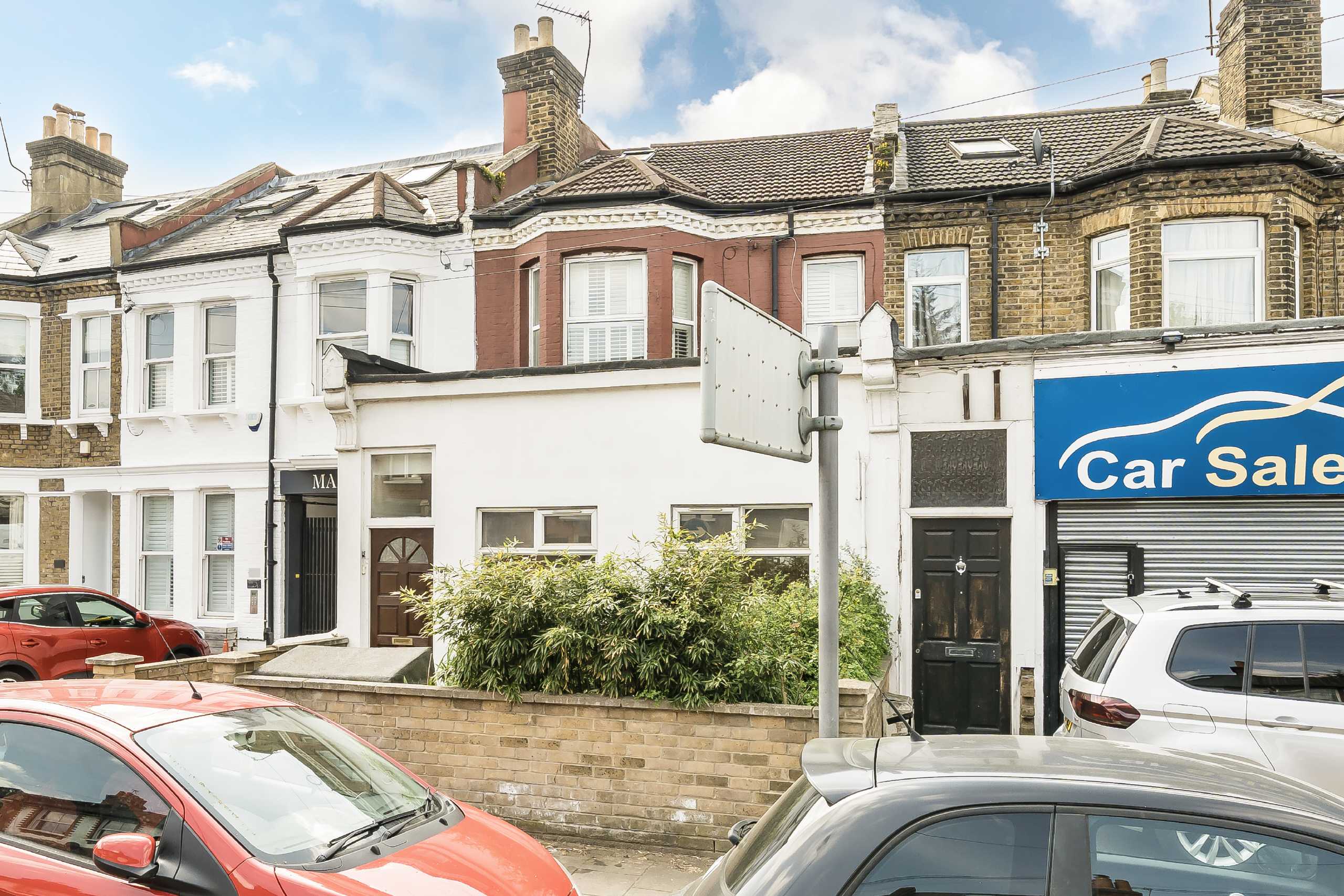 Flat Westcote Road in Greater London
