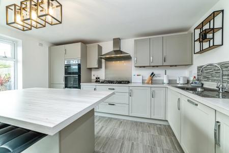 House Fairstone in Greenham