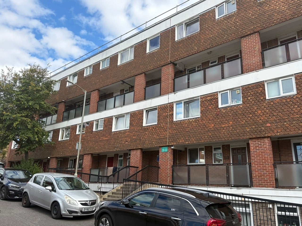 Flat Clarence Lane in Greater London
