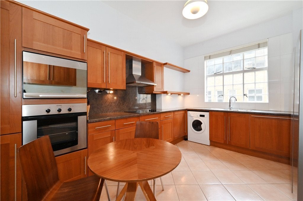 Flat Seymour Place in City of Westminster
