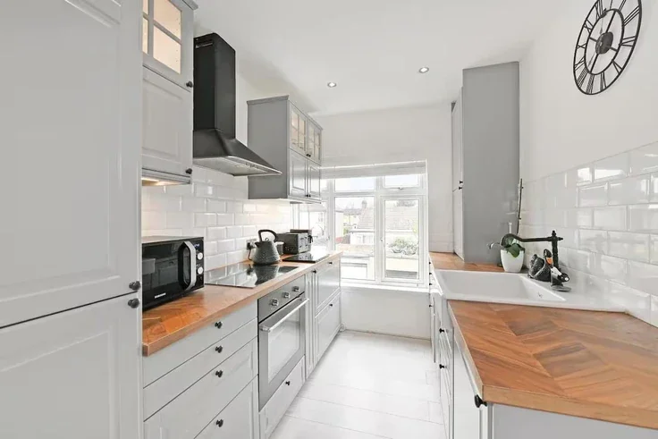 Flat Malvern Road in Greater London