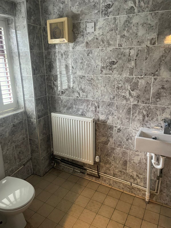 Room Widecombe Lane in Nottingham