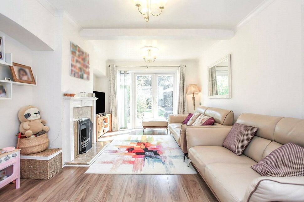 House King George's Avenue in Watford