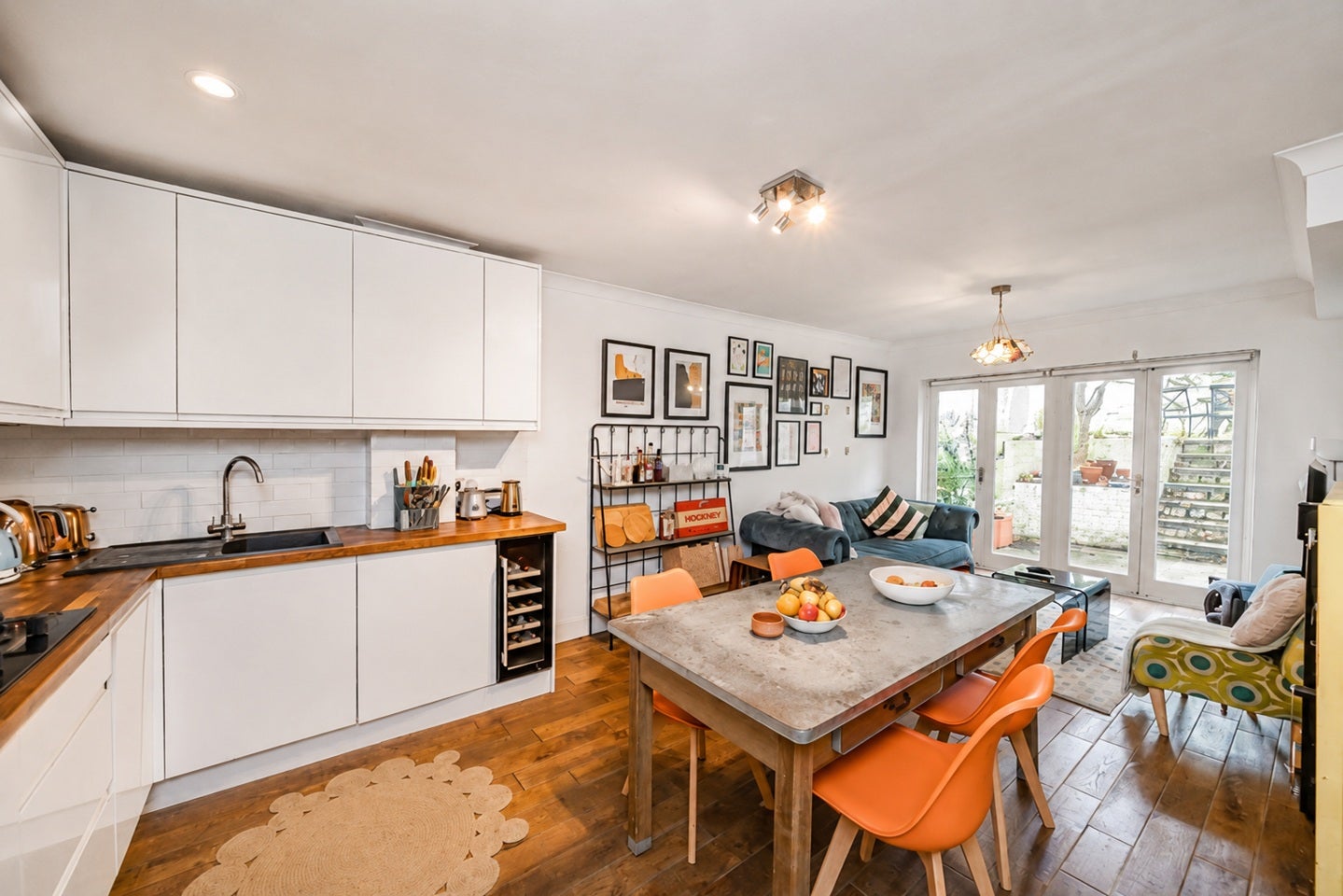 Flat Elms Road in Greater London