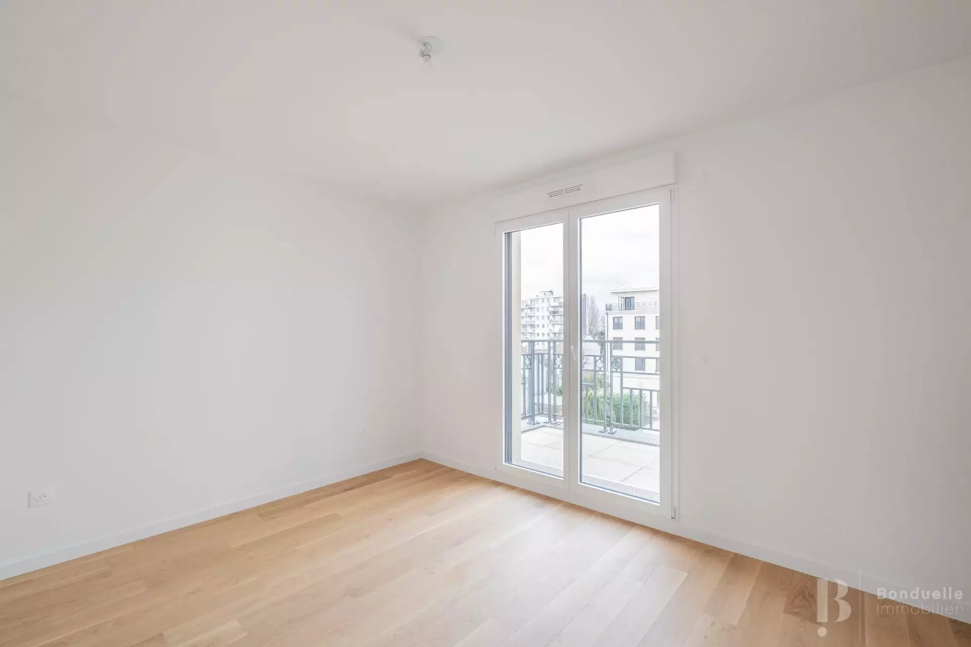 Flat Avenue Louis Blanc in Saint-Maur-des-Fossés