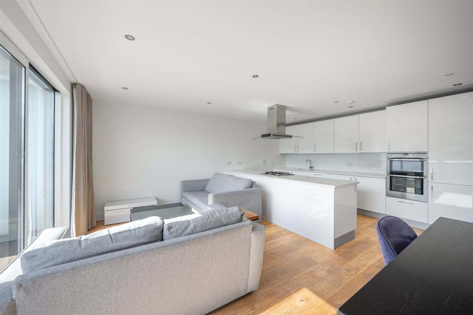 Flat Jamestown Road in London