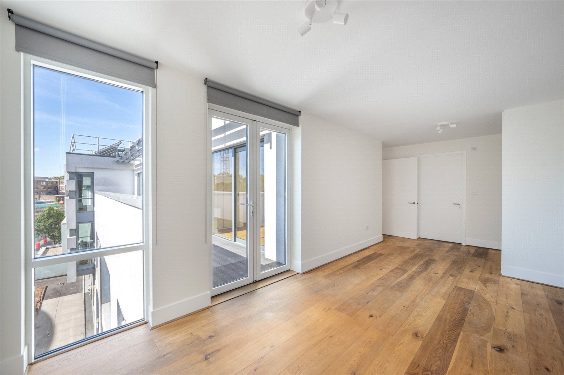 Flat Jamestown Road in London