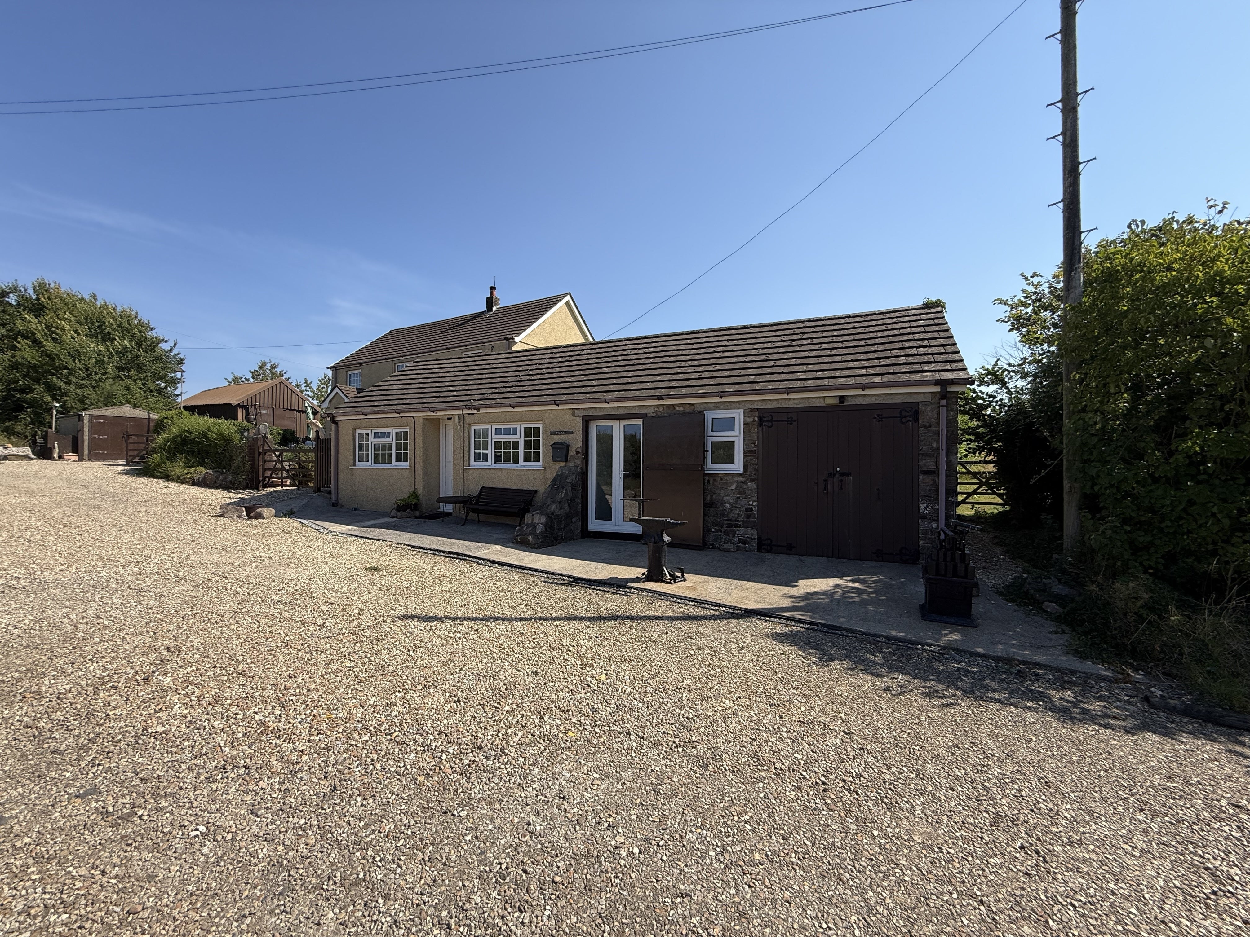 House Cilonnen Road in Three Crosses