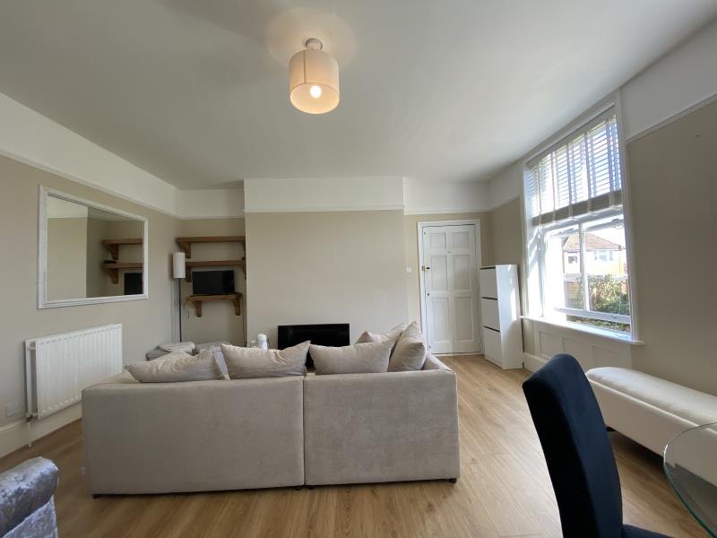 Flat Grange Road in Guildford