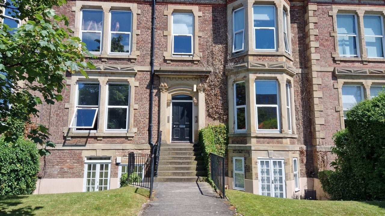 Flat Osborne Terrace in Newcastle upon Tyne