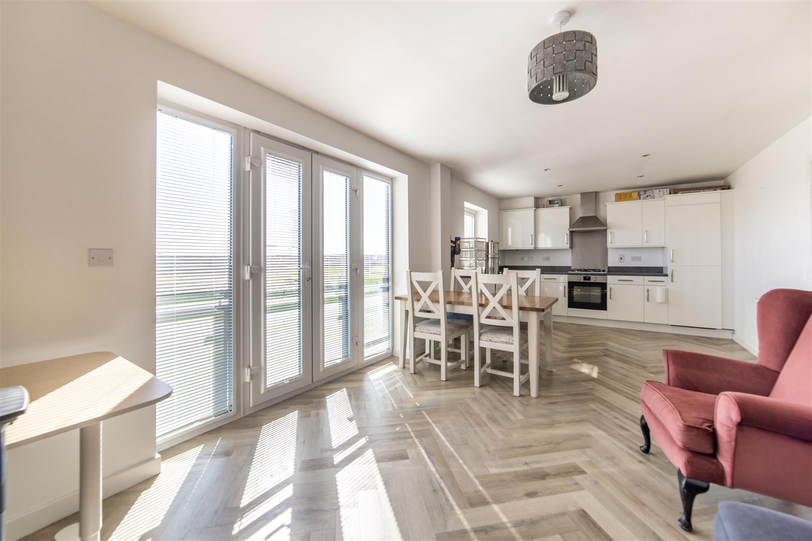 Flat Elmwood Park Court in Newcastle upon Tyne