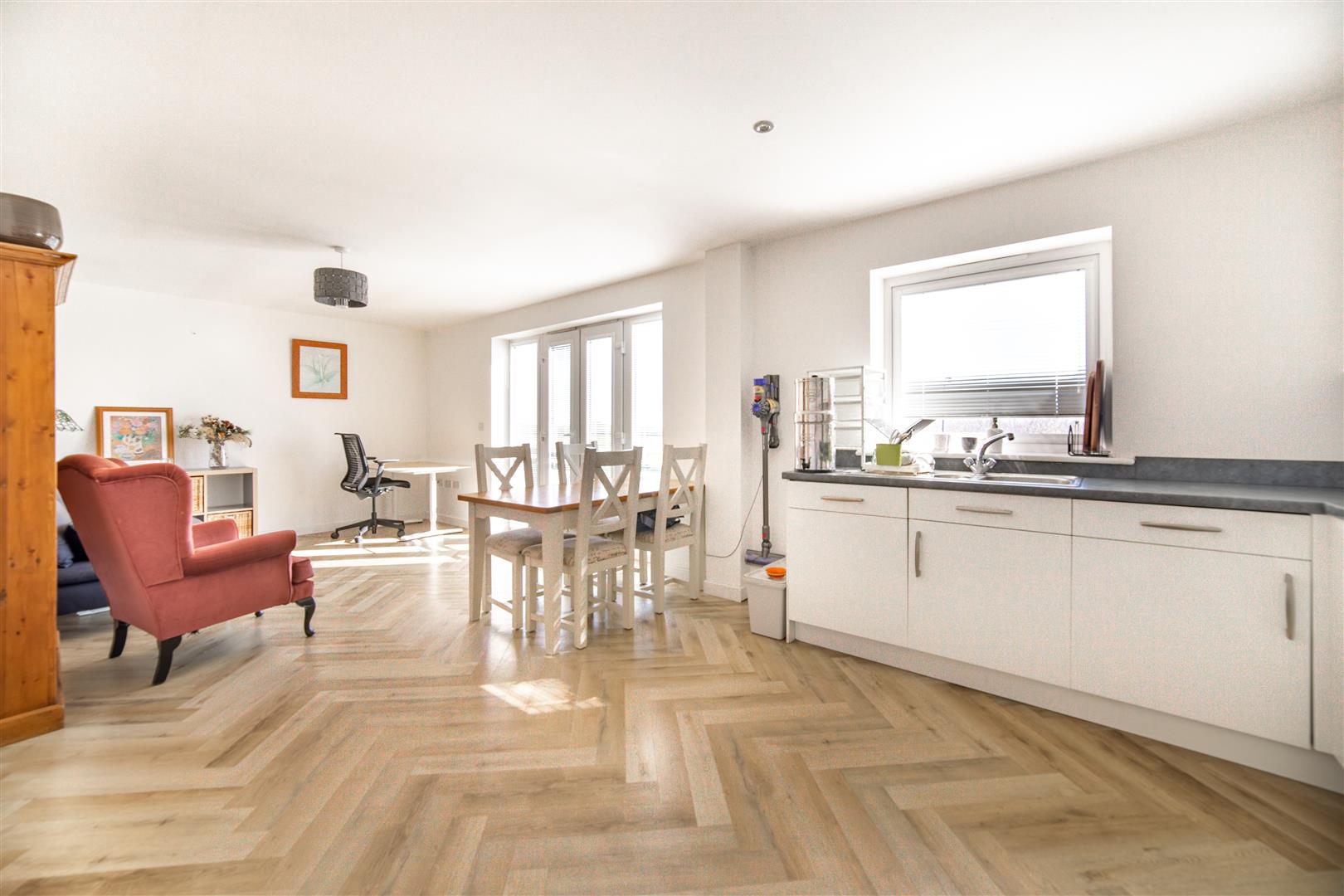 Flat Elmwood Park Court in Newcastle upon Tyne