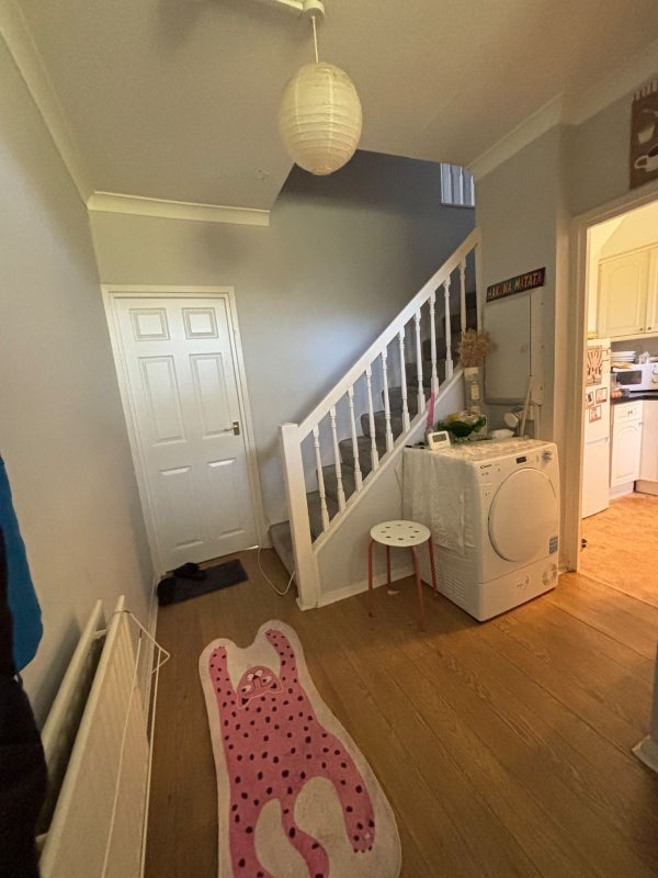 Room Cortis Road in Greater London
