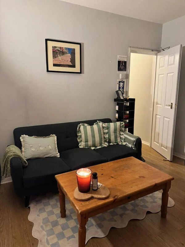 Room Cortis Road in Greater London