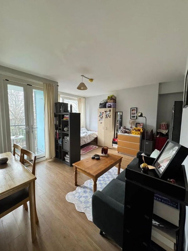 Room Cortis Road in Greater London