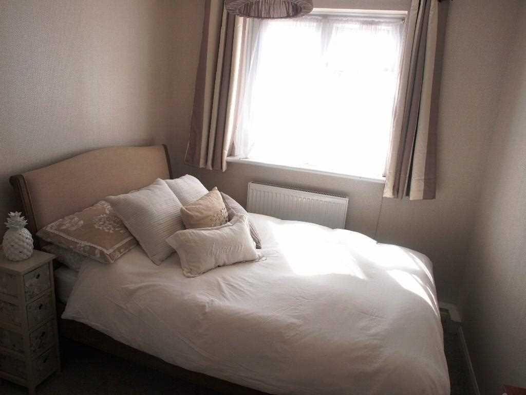 Flat Victoria Road in Brentwood