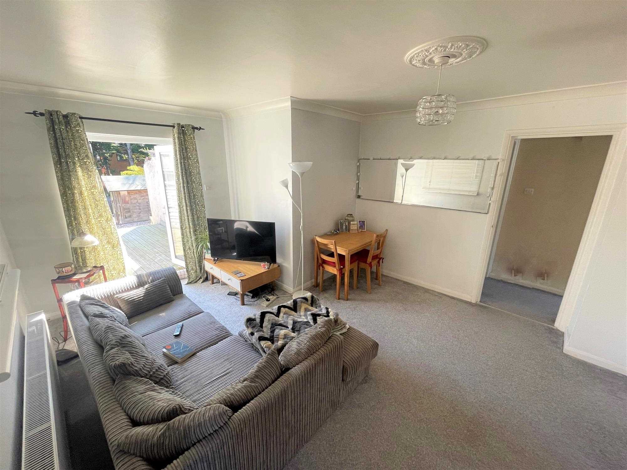 Flat Victoria Road in Brentwood