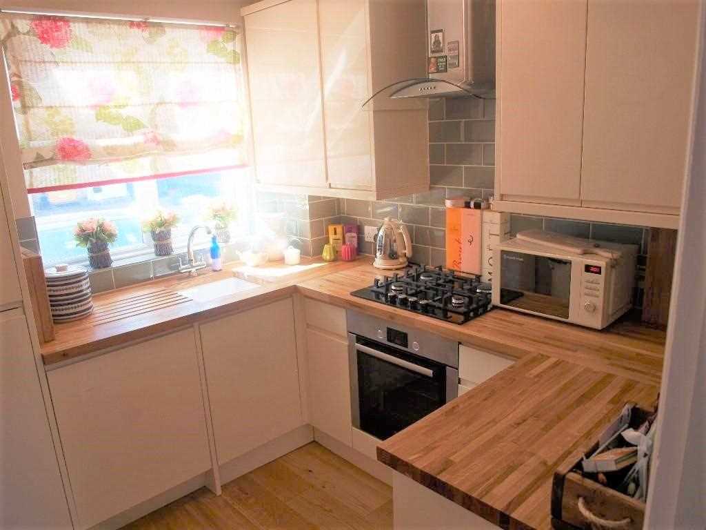 Flat Victoria Road in Brentwood