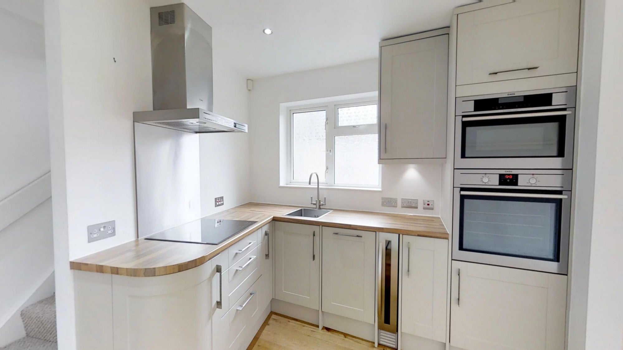 Flat Newburgh Road in Greater London