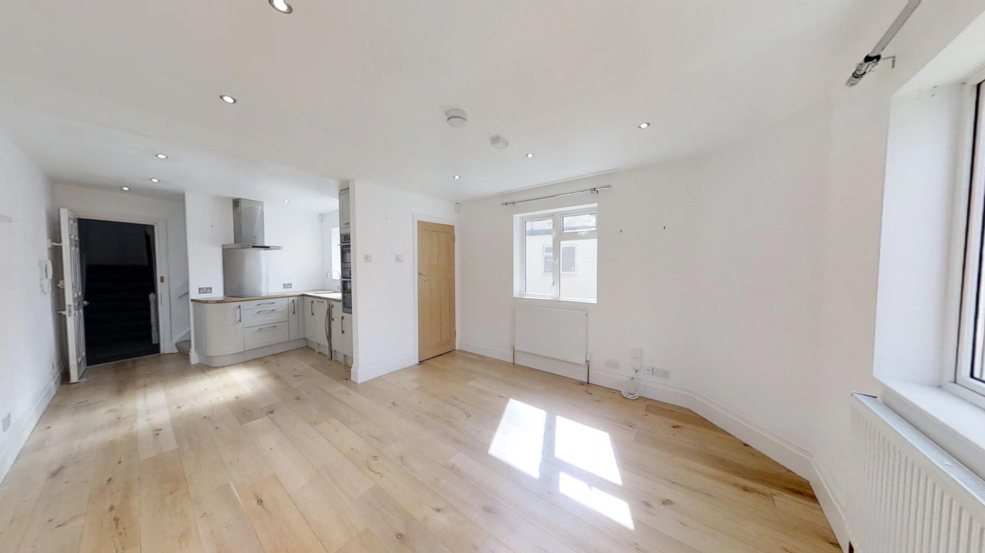 Flat Newburgh Road in Greater London