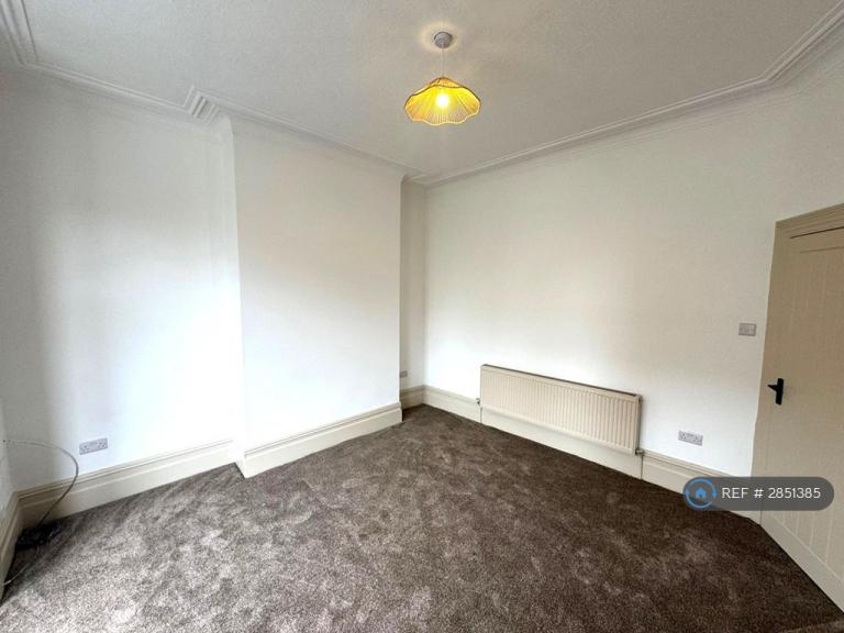 Flat Poplar Avenue in Blackpool