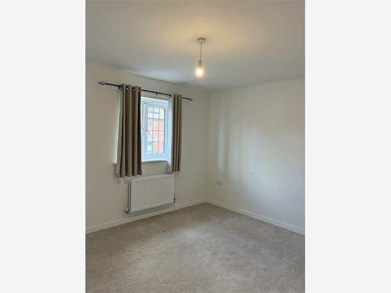 House Platinum Way in Newport
