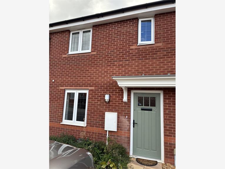 House Platinum Way in Newport