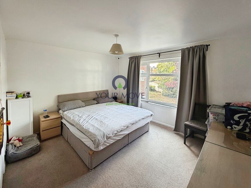 Flat Grange Court in Greater London
