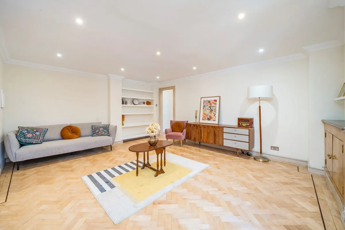 House Warple Way in Greater London