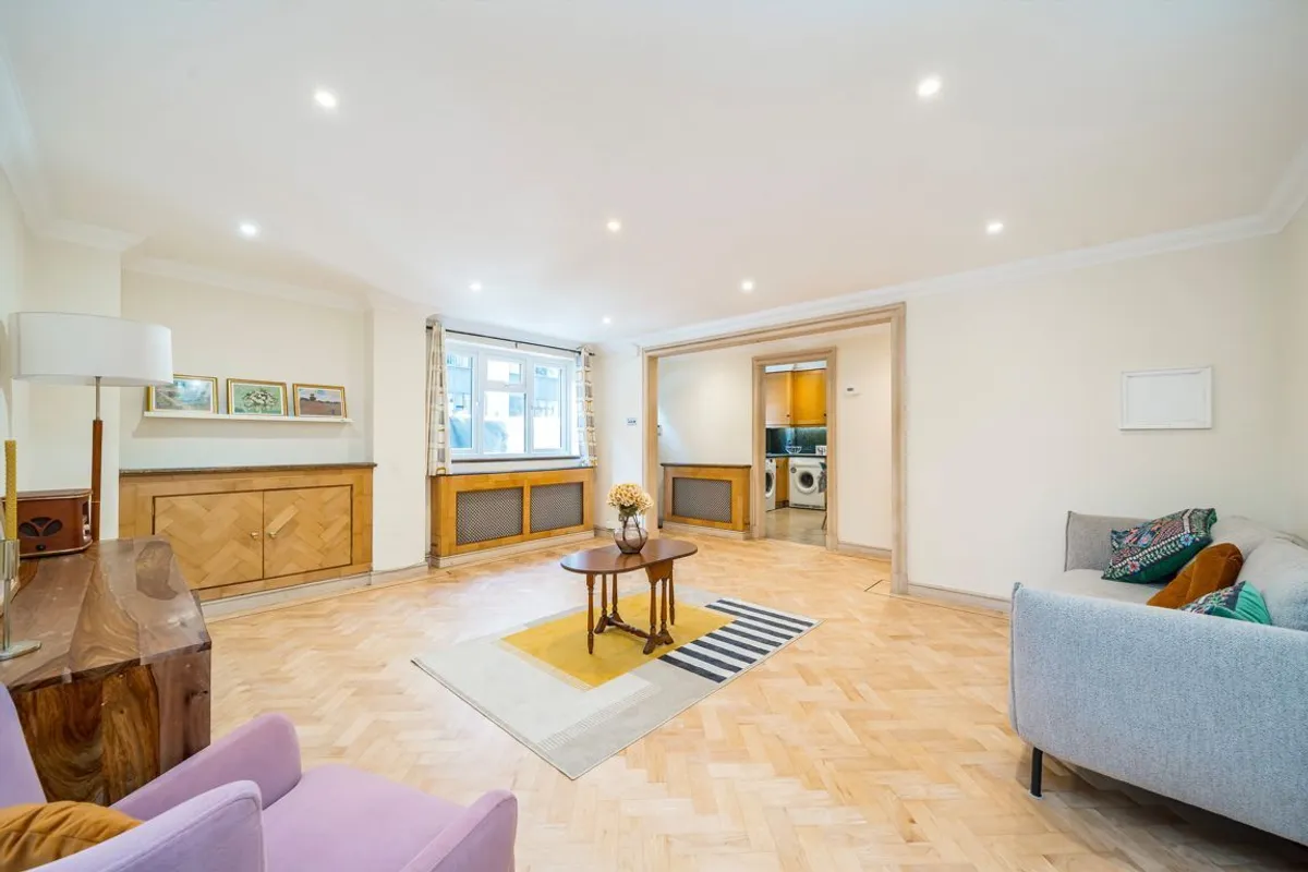 House Warple Way in Greater London