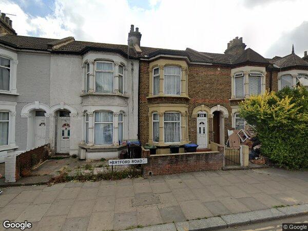 Room Lowden Road in Greater London
