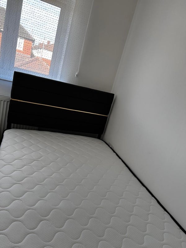 Room Albany Road in Manchester