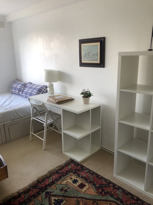 Room Mile End Road in Greater London