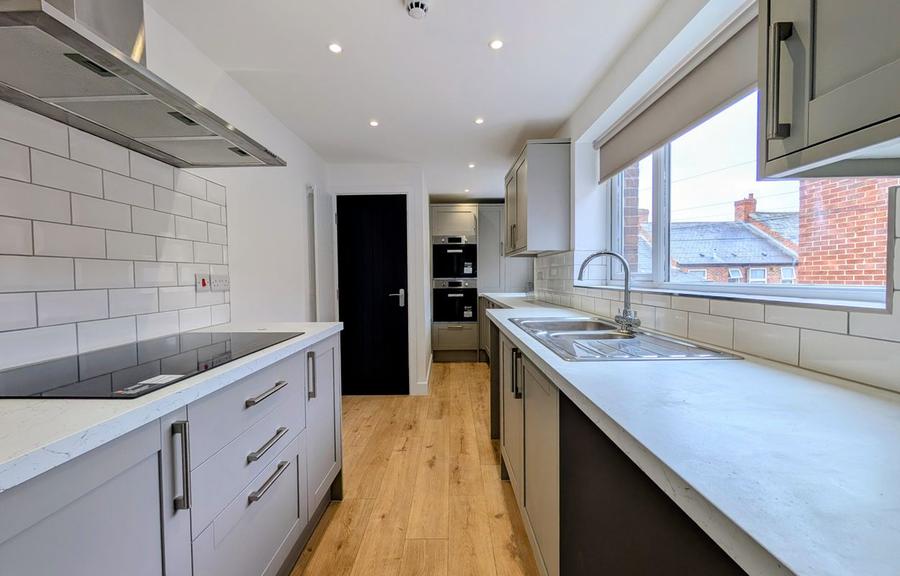 Room Strathmore Crescent in Newcastle upon Tyne