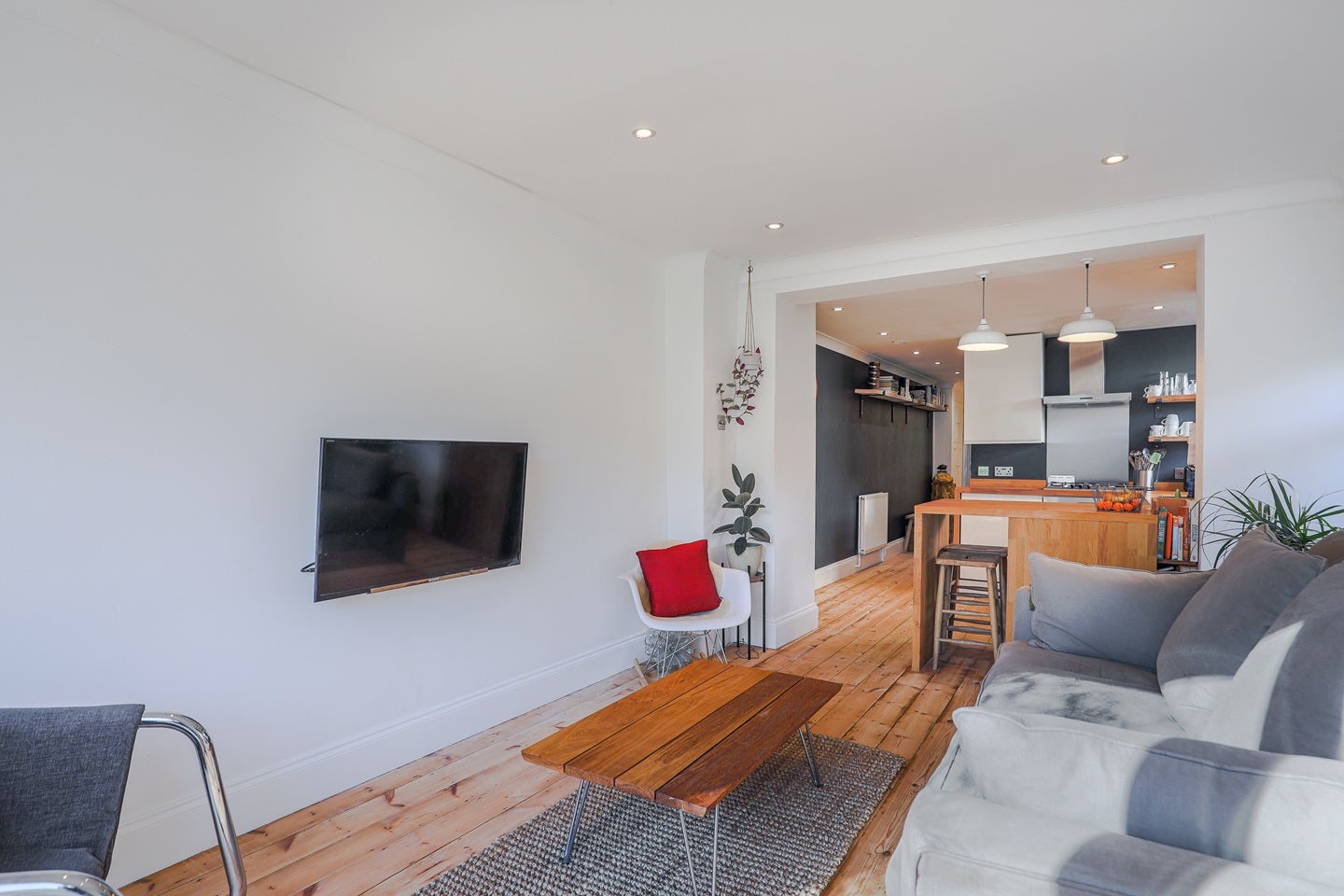 Flat Dunstan's Road in Greater London